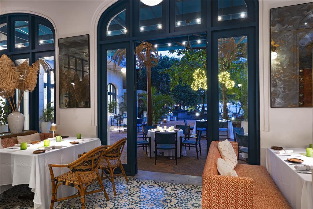 Santarena Hotel At Las Catalinas 餐厅 照片
